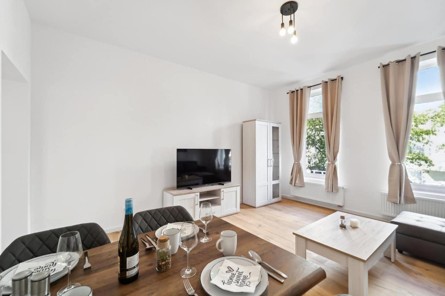Infinity Stay Ferienapartments Rheinstrasse Wilhelmshaven Esterno foto