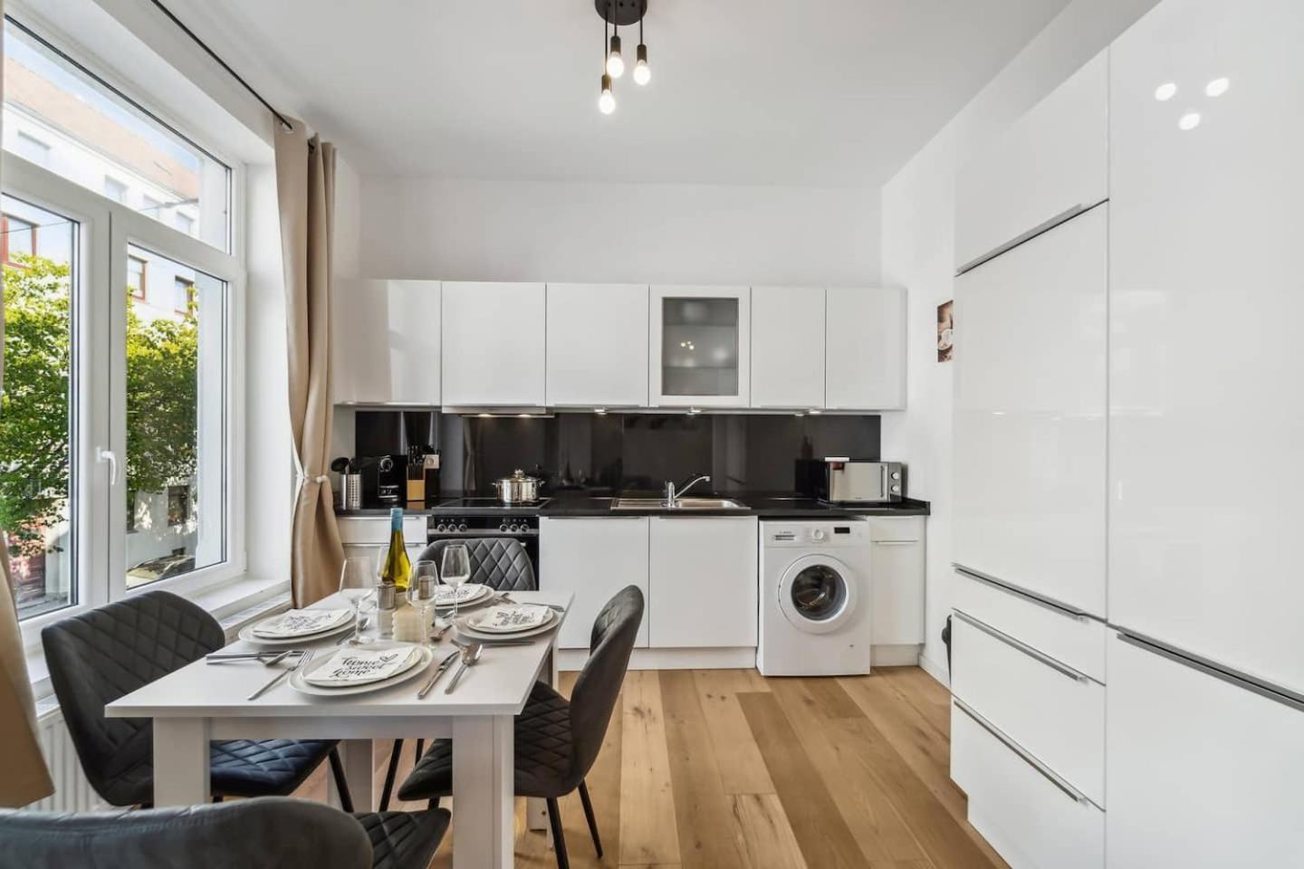 Infinity Stay Ferienapartments Rheinstrasse Wilhelmshaven Esterno foto