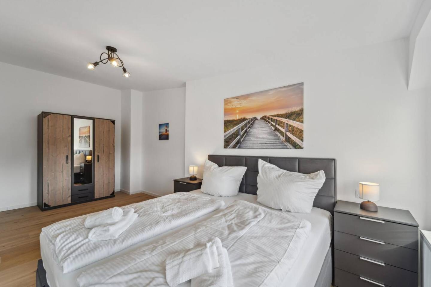 Infinity Stay Ferienapartments Rheinstrasse Wilhelmshaven Esterno foto