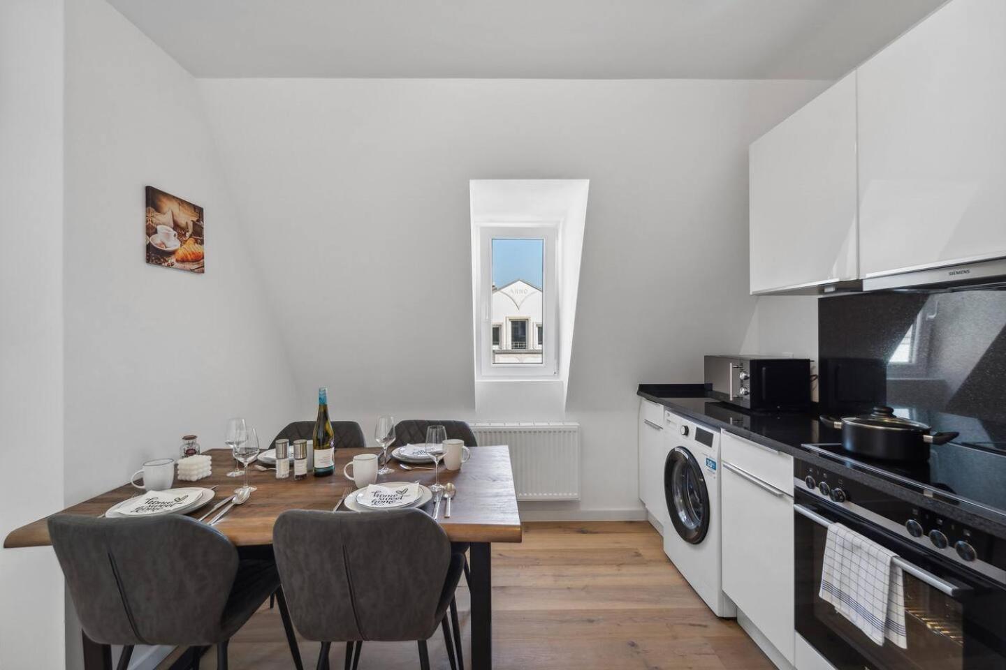 Infinity Stay Ferienapartments Rheinstrasse Wilhelmshaven Esterno foto
